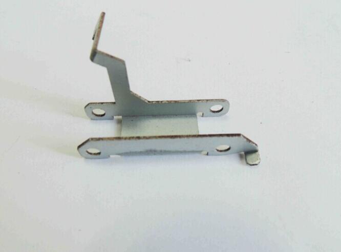 五金沖壓件中如何對五金彈片的性能來選擇金屬材料呢？